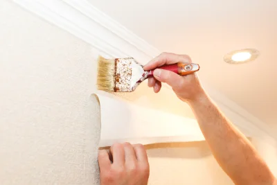 Pose de papier peint à Saint-Dizier-l'Évêque — revêtements muraux et toiles de verre